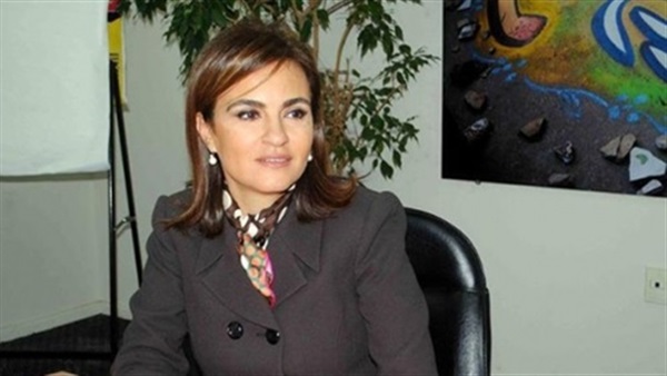 وزيرة التعاون الدولي تغادر إلى الإمارات لبحث مشروعات تنمية سيناء