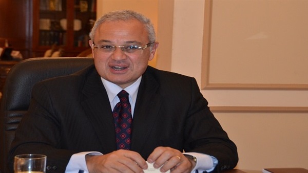 زعزوع يوقع جزاءات ضد 14 شركة مخالفة لضوابط الحج الموسم الماضى زعزوع يوقع جزاءات ضد 14 شركة مخالفة لضوابط الحج الموسم الماضى