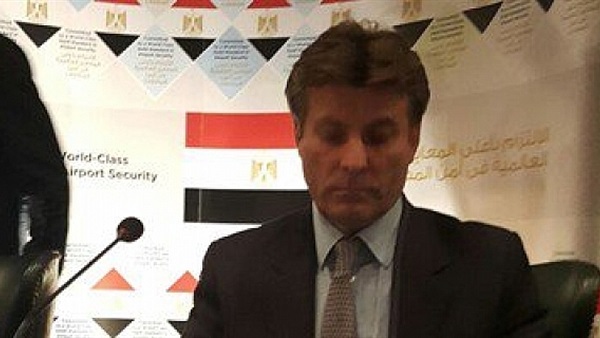 «كارلتون سميث»: سنتولى المطارات المصرية لتتوافق مع المعاير الدولية «كارلتون سميث»: سنتولى المطارات المصرية لتتوافق مع المعاير الدولية