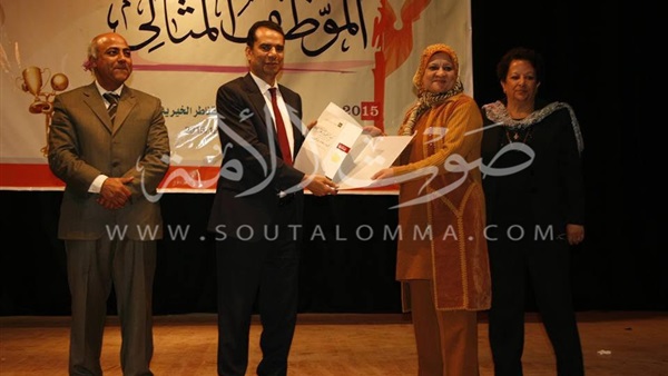 بالصور.. بدران يطالب العاملين في قصور الثقافة بزيادة الجهد
