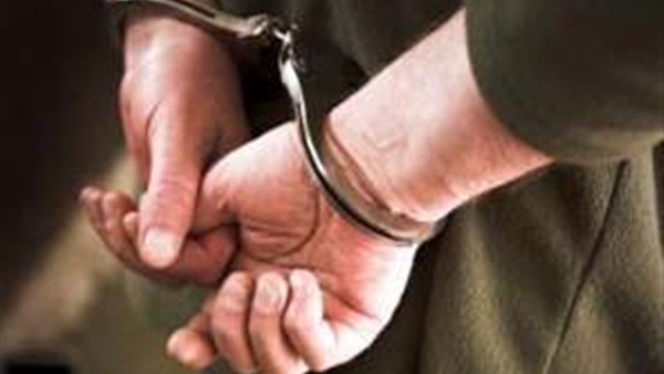 ضبط خادمة لسرقتها متعلقات سيدتها بالجيزة ضبط خادمة لسرقتها متعلقات سيدتها بالجيزة