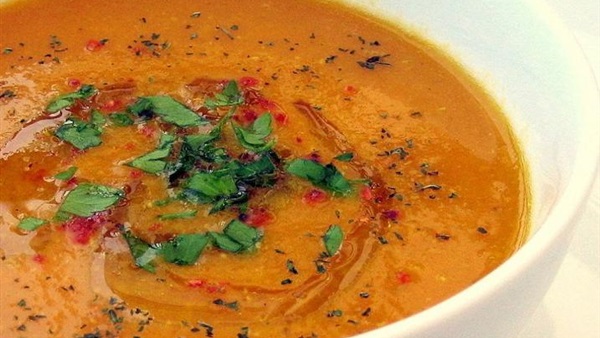 تمتعي بشتاء دافئ.. طريقة عمل شوربة العدس تمتعي بشتاء دافئ.. طريقة عمل شوربة العدس
