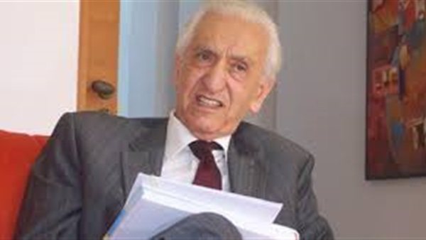 وفاة حسين آيت أحمد أحد رموز الثورة الجزائرية عن عمر يناهز 89 عاما وفاة حسين آيت أحمد أحد رموز الثورة الجزائرية عن عمر يناهز 89 عاما