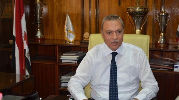 محافظ قنا يفتتح أحد فروع سلاسل بيع المنتجات الغذائية الشهيرة محافظ قنا يفتتح أحد فروع سلاسل بيع المنتجات الغذائية الشهيرة