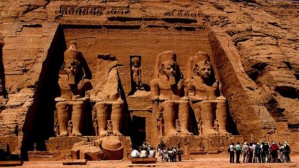38 رحلة بالون طائر على المناطق الأثرية والسياحية بالأقصر 38 رحلة بالون طائر على المناطق الأثرية والسياحية بالأقصر