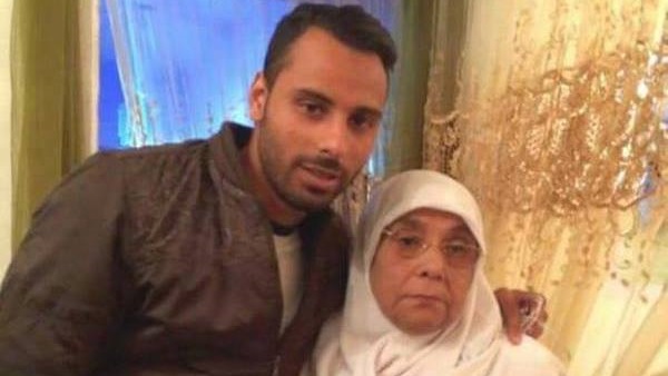 "باكيتا" يحرص على مؤاساة "جنش" بهذه الطريقة "باكيتا" يحرص على مؤاساة "جنش" بهذه الطريقة