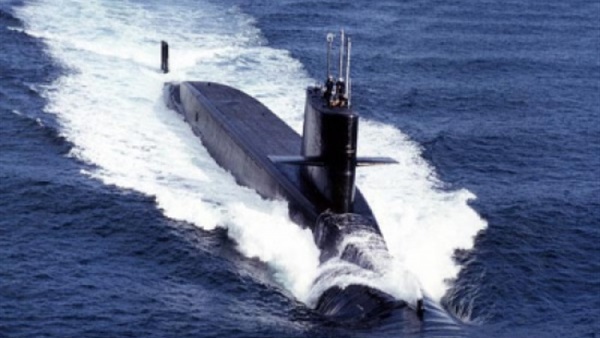 خامس غواصة "دولفين" تشتريها إسرائيل من ألمانيا تبحر باتجاه رصيف حيفا الحربي 