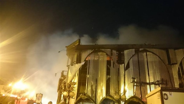 بالصور .. السيطرة على حريق «بيع المصنوعات» بالغردقة بالصور .. السيطرة على حريق «بيع المصنوعات» بالغردقة