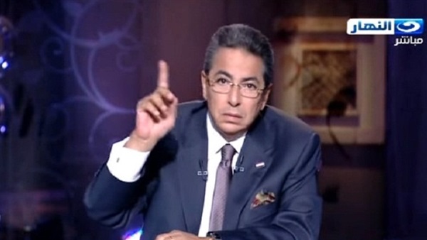 بالفيديو.. موقف طريف لـ«محمود سعد» لحظة رحيله من «النهار»