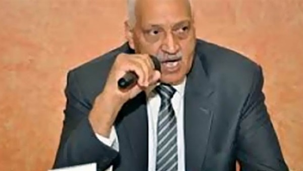 محافظ السويس الجديد يبدأ أول أيام عمله بتفقد الشوارع قبل دخول مكتبه محافظ السويس الجديد يبدأ أول أيام عمله بتفقد الشوارع قبل دخول مكتبه