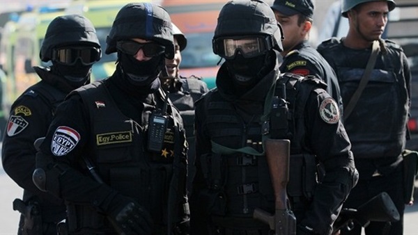 الأمن يطارد عناصر «الإرهابية» عقب إقتحامهم ميدان التحرير