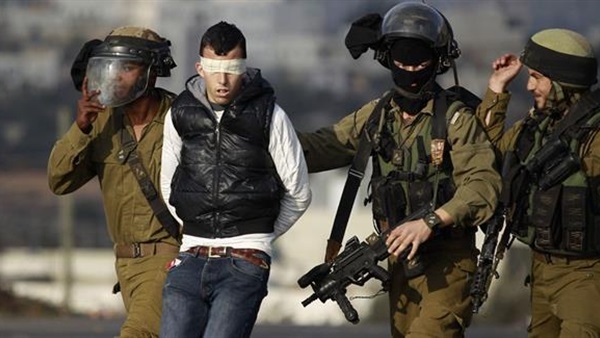 مركز حقوقي: إسرائيل اعتقلت 234 فلسطينيا من غزة خلال 2015 مركز حقوقي: إسرائيل اعتقلت 234 فلسطينيا من غزة خلال 2015