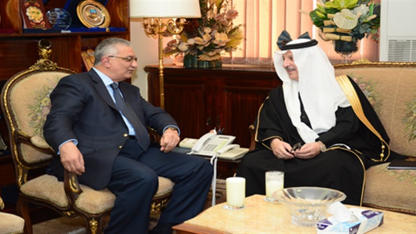 بالصور.. وزير التنمية المحلية والسفير السعودي يبحثان التعاون المشترك بالصور.. وزير التنمية المحلية والسفير السعودي يبحثان التعاون المشترك