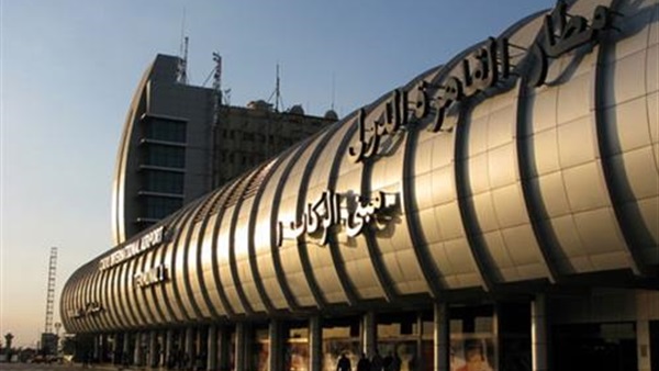 ضبط راكب غيني حاول تهريب برادة الذهب داخل حقائبه بمطار القاهرة ضبط راكب غيني حاول تهريب برادة الذهب داخل حقائبه بمطار القاهرة