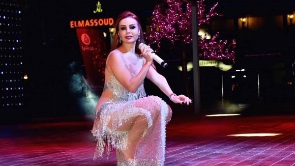 بالصور.. رولا سعد تثير جدل مواقع التواصل بفستان شبة عارى بالصور.. رولا سعد تثير جدل مواقع التواصل بفستان شبة عارى