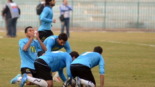 نهاية الشوط الأول بتقدم المحله بهدف علي طلائع الجيش