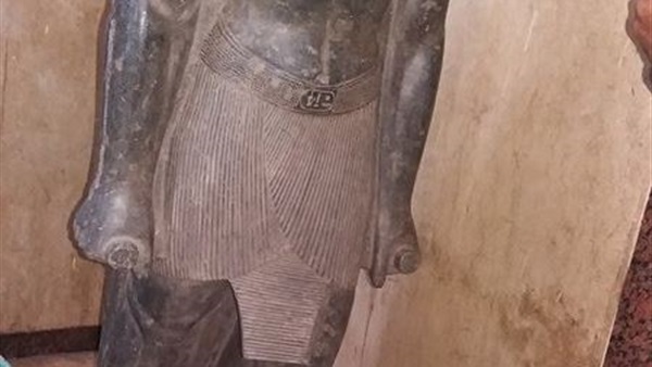 بالصور.. العثور على تمثال للملك أمنحتب الثالث بإدفو بالصور.. العثور على تمثال للملك أمنحتب الثالث بإدفو