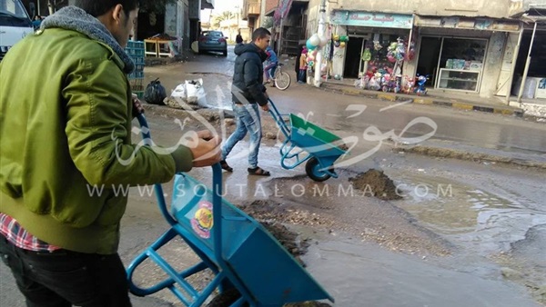 بالصور.. شباب شمال سيناء يدشنون حملة لتنظيف الشيخ زويد