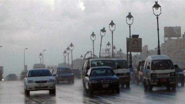 سقوط أمطار غزيرة على الإسكندرية.. وشلل مروري بطريق الكورنيش سقوط أمطار غزيرة على الإسكندرية.. وشلل مروري بطريق الكورنيش