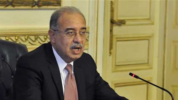 اجتماع مغلق بين «إسماعيل» ووزيرا التموين والإسكان