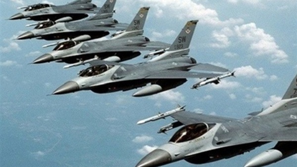 بالفيديو.. لحظة قصف مخبأ زعيم «الحوثيين» باليمن