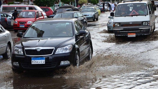 محافظ الغربية يوجه بسرعة رفع مياه الأمطار