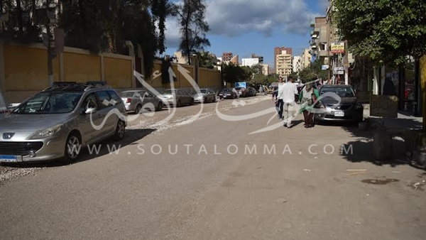 بالصور.. بدء عملية رصف شارع الجامعة وإزالة القمامة بالفيوم بالصور.. بدء عملية رصف شارع الجامعة وإزالة القمامة بالفيوم