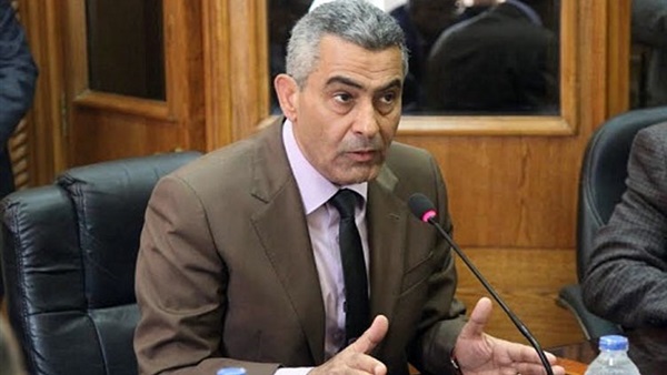وزير النقل يتفقد ميناء الزيتيات بالسويس وزير النقل يتفقد ميناء الزيتيات بالسويس