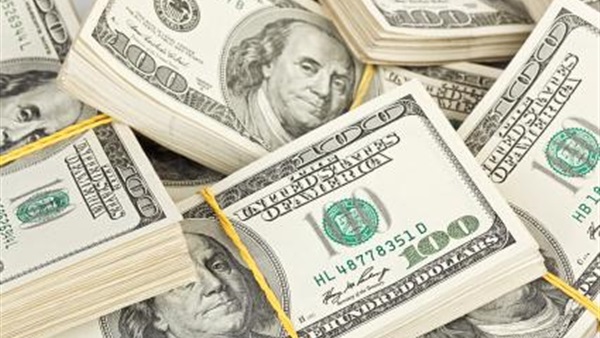 بلومبرج: الدولار سيشهد تفوقآ على سبع عملات رئيسية في 2016