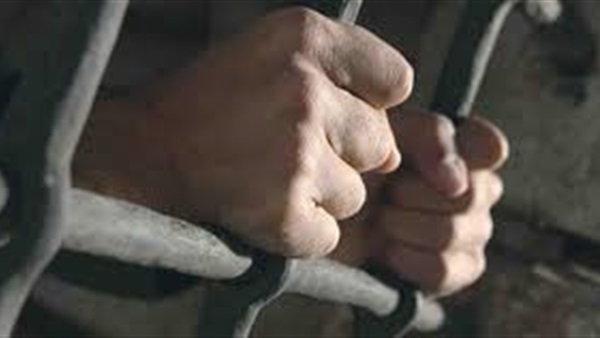 ضبط شخصين تعديا على أحد المتهمين بمحكمة الدقهلية ضبط شخصين تعديا على أحد المتهمين بمحكمة الدقهلية