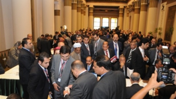 النواب يستخرجون كارنيه العضوية.. اليوم النواب يستخرجون كارنيه العضوية.. اليوم