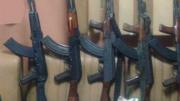 ضبط 6 بنادق آلية خلال حملة أمنية بمركز منفلوط ضبط 6 بنادق آلية خلال حملة أمنية بمركز منفلوط