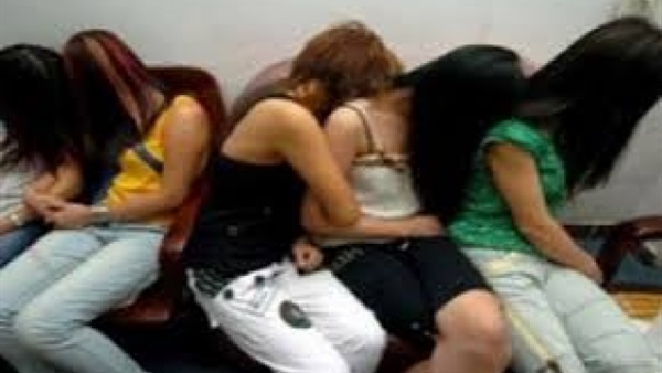 القبض علي شبكة دعارة تقوده معدة برامج بقصر النيل