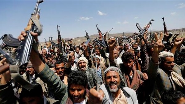 اليمن.. الحوثيون يسيطرون على جبال القشع المطلة على قاعدة "العند" اليمن.. الحوثيون يسيطرون على جبال القشع المطلة على قاعدة "العند"