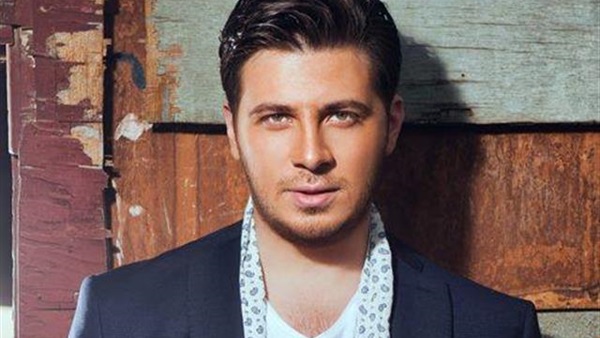 محمد قماح ينتهي من تصوير كليب «وأنا مش قدامك» 