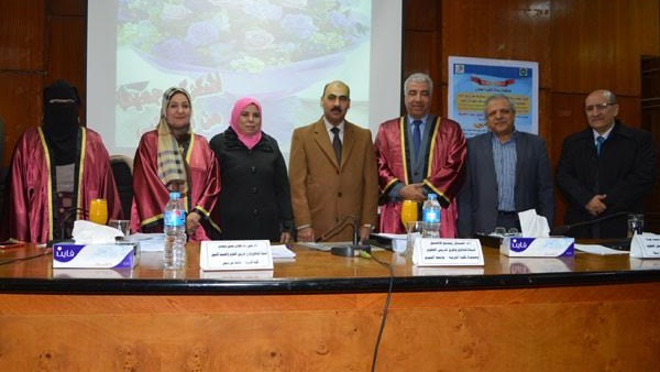 رئيس جامعة الفيوم يشهد رسالة دكتوراة بكلية التربية رئيس جامعة الفيوم يشهد رسالة دكتوراة بكلية التربية