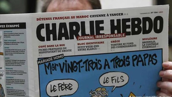 «شارلي إبدو» تنشر رسومًا مسيئة للمسلمين مرة أخرى