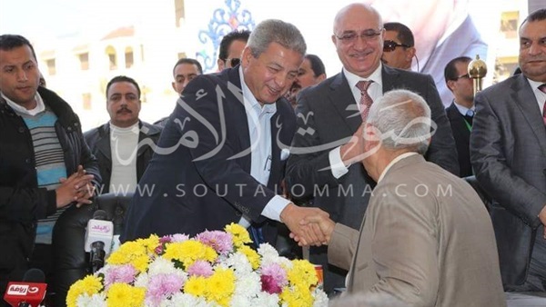 بالصور.. وزير الرياضة يلتقى جماهير وأعضاء النادى المصري بالصور.. وزير الرياضة يلتقى جماهير وأعضاء النادى المصري