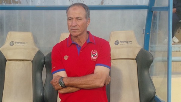 بالفيديو.."مبروك" لأول مرة على دكة الأهلي "منافسًا" 