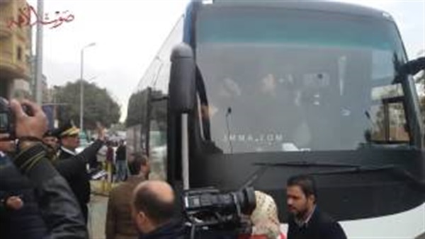 بالفيديو.. فوج عرب 48 يغادر فندق «الأهرامات الثلاثة» بالفيديو.. فوج عرب 48 يغادر فندق «الأهرامات الثلاثة»