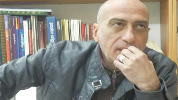 رئيس الفنون التشكيلية يزور عبدالعال حسن للاطمئنان على حالته الصحية رئيس الفنون التشكيلية يزور عبدالعال حسن للاطمئنان على حالته الصحية