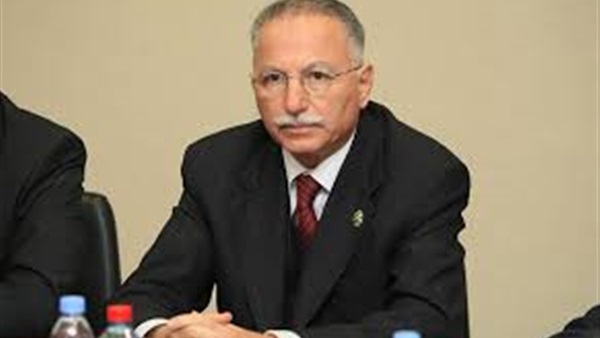 إحسان أوغلو: لغة حكومة العدالة جعلت تركيا في عزلة