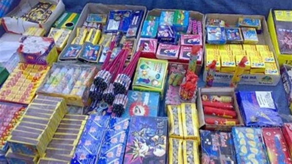 ضبط شخص وبحوزته 12522 صاروخ ألعاب نارية بأبوتيج ضبط شخص وبحوزته 12522 صاروخ ألعاب نارية بأبوتيج