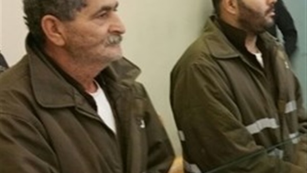 محكمة إسرائيلية تفرج عن والد وشقيق منفذ عملية «تل أبيب» محكمة إسرائيلية تفرج عن والد وشقيق منفذ عملية «تل أبيب»