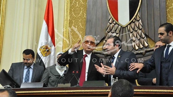 بالصور.. نائب قنا لـ«مرتضي منصور»: «هضربك بالرصاص» بالصور.. نائب قنا لـ«مرتضي منصور»: «هضربك بالرصاص»