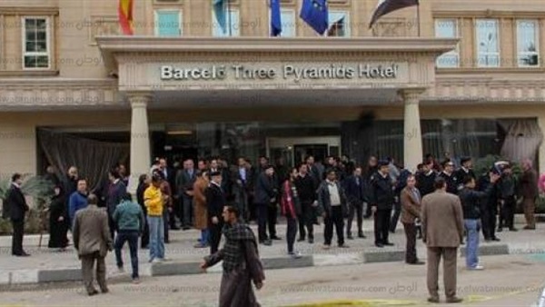 القبض على 10 متهمين جدد في هجوم فندق «الأهرامات الثلاثة» القبض على 10 متهمين جدد في هجوم فندق «الأهرامات الثلاثة»