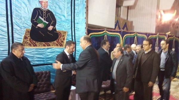 «مصيلحي» يواسي «الثعلب الصغير» «مصيلحي» يواسي «الثعلب الصغير»