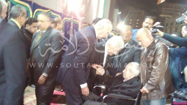 بالصور.. نجوم الزمالك ومرتضى يقبلون رأس طارق سليم بالصور.. نجوم الزمالك ومرتضى يقبلون رأس طارق سليم