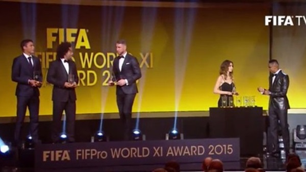 الفيفا تعلن عن أفضل تشكيل فى 2015 الفيفا تعلن عن أفضل تشكيل فى 2015