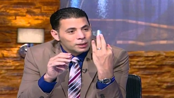 «حساسين» يطالب بالموافقة على قوانين السيسي دون مناقشة